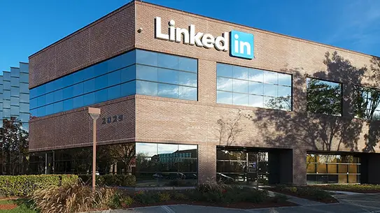 LinkedIn lance 3 fonctionnalités pour détecter les faux comptes
